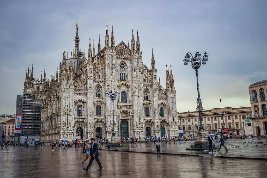 Moscova-Duomo Loft Wifi, Netflix & Design contacts